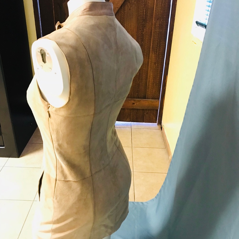 Dress - Picture 6 of 6